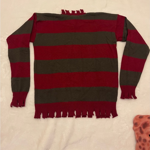 Freddy Krueger Distressed Sweater & Mask Costume, A Nightmare on Elm Str… - Picture 14 of 15